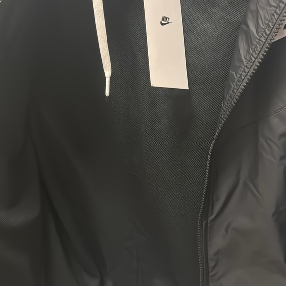 Rainproof Nike jacket - Picture 4 of 4